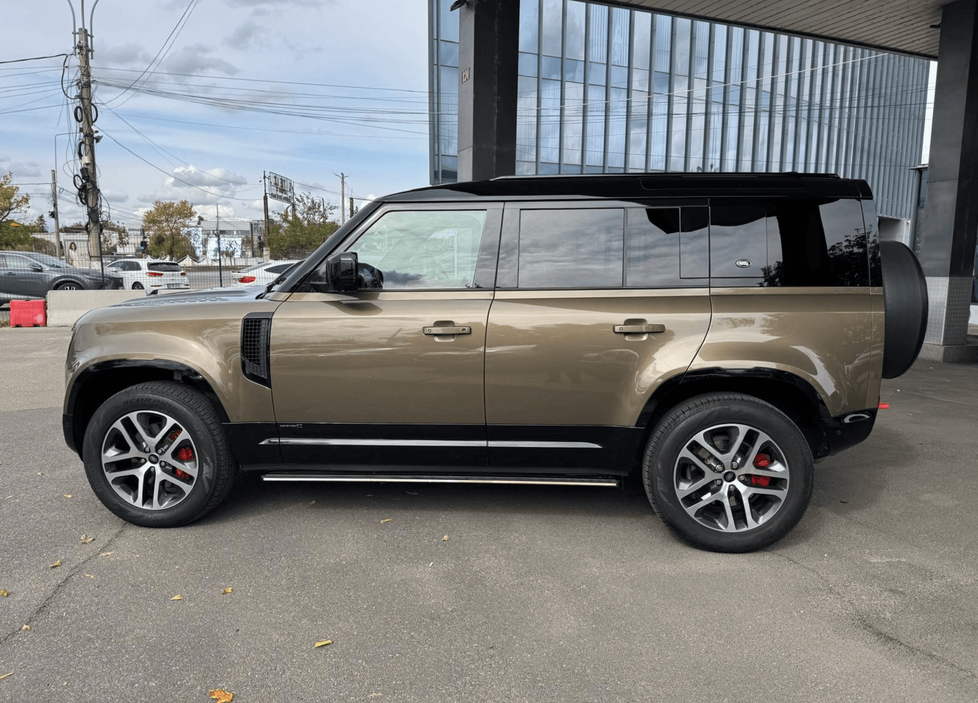 Land Rover Defender 110